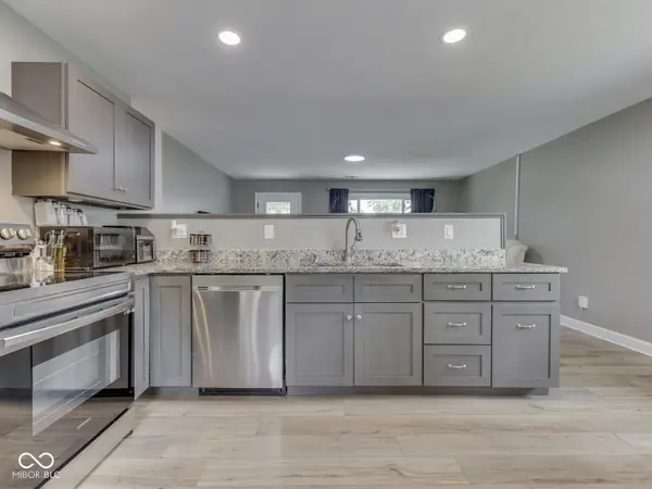 521 S 4th AVE, Beech Grove, IN 46107