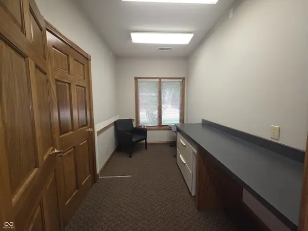 1637 W County Line RD #Ste D, Greenwood, IN 46142