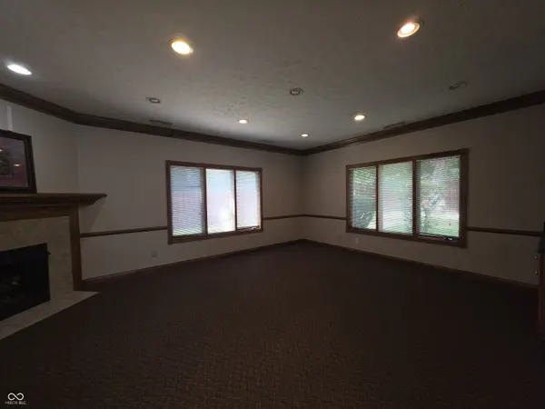 1637 W County Line RD #Ste D, Greenwood, IN 46142