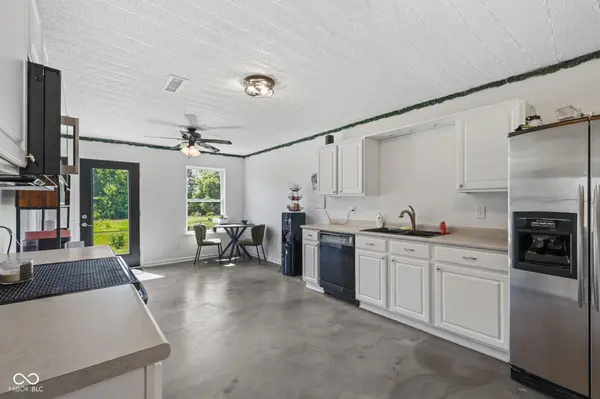 2545 Harvest Moon DR, Greenwood, IN 46143
