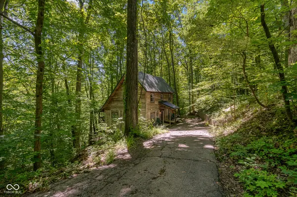 833 Helmsburg RD, Nashville, IN 47448