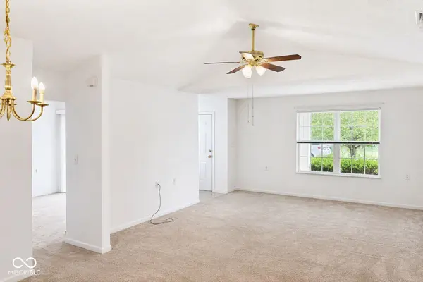 10924 St Petersburg WAY, Indianapolis, IN 46229