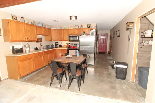 2295 S Poplar ST, Vallonia, IN 47281