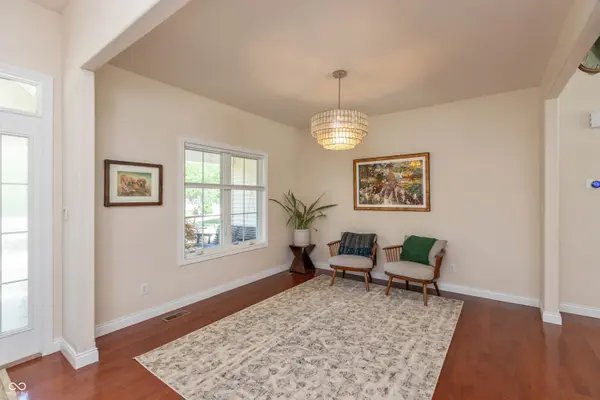 5560 Treeline DR, Columbus, IN 47201