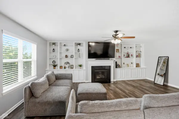 1456 Stormhaven, Greenwood, IN 46143