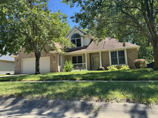 2055 Pinewood DR, Columbus, IN 47203