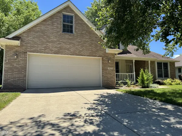 2055 Pinewood DR, Columbus, IN 47203