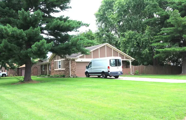 1055 Meridian Meadows CT, Greenwood, IN 46142
