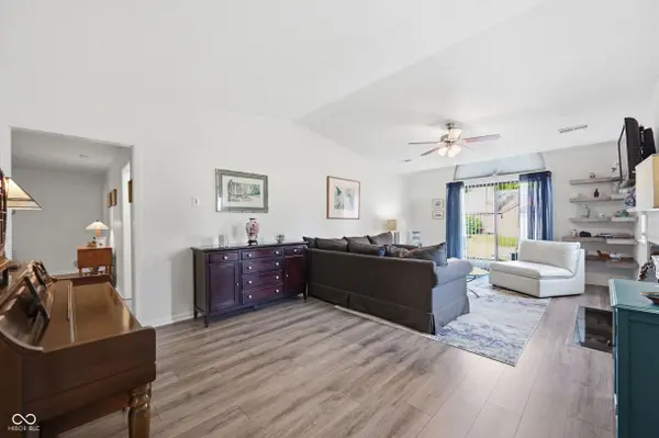 9278 Oak Run East DR, Indianapolis, IN 46260