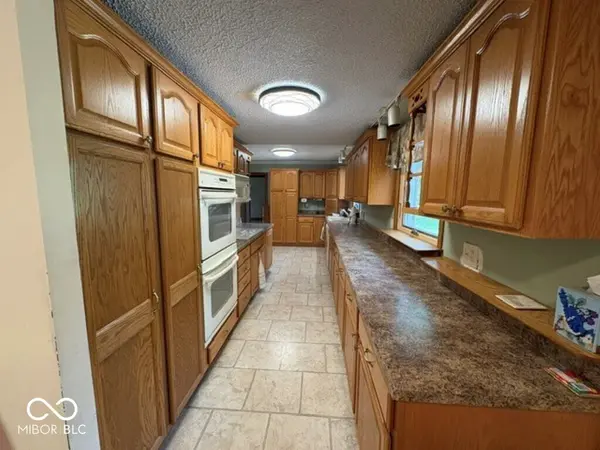 2204 Avalon CT, Kokomo, IN 46902