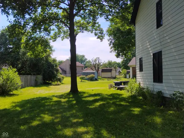 6706 Oak Lake DR, Indianapolis, IN 46214