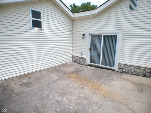 504 E Park ST, Trafalgar, IN 46181
