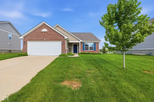 571 Freedom DR, Pittsboro, IN 46167