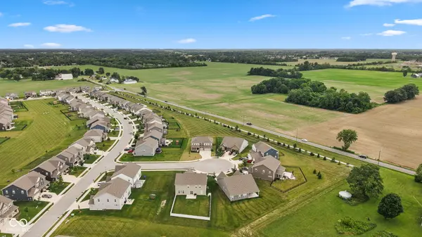4956 S Canton CIR, New Palestine, IN 46163