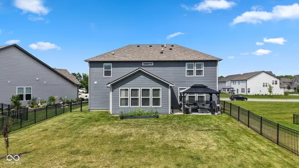 4956 S Canton CIR, New Palestine, IN 46163