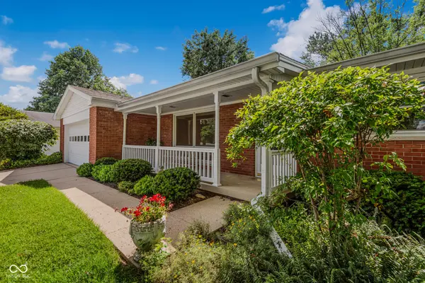 3142 Fairlawn DR, Columbus, IN 47203