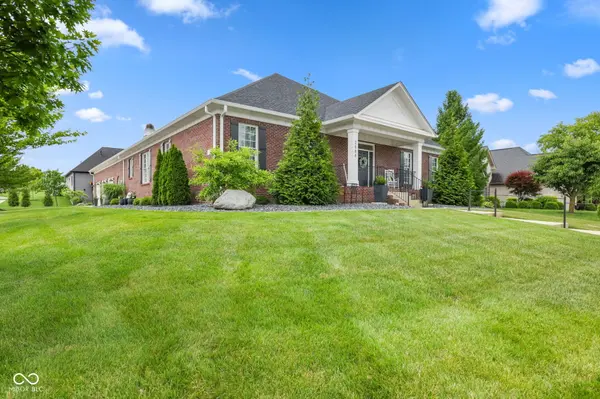 2888 Cromwell CT, Greenwood, IN 46143
