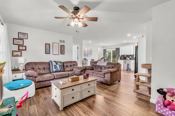 11603 E Blue Jay CT, Springville, IN 47462