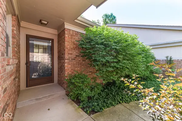5225 Whisperwood LN, Indianapolis, IN 46226