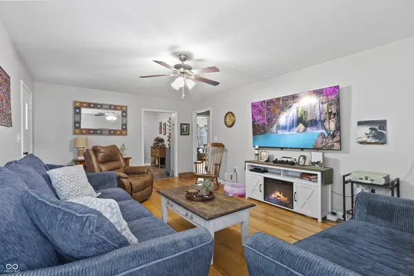 400 Orchard LN, Greenwood, IN 46142