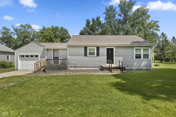 400 Orchard LN, Greenwood, IN 46142