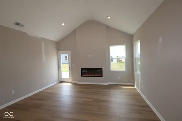 2329 Bear Oak RUN, Shelbyville, IN 46176