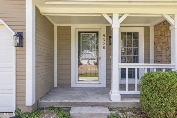 9328 Homeside DR, Indianapolis, IN 46250