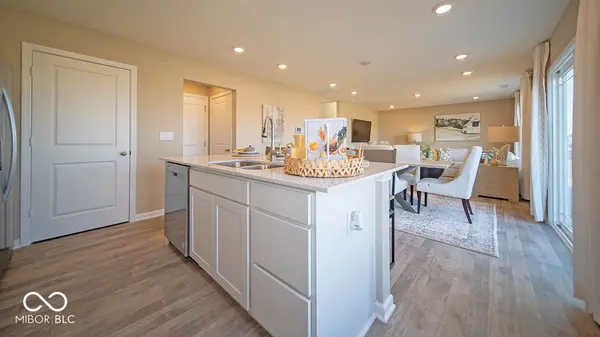 6096 Camarillo DR, Whitestown, IN 46075