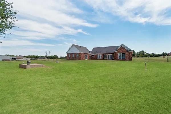 407 Dana LN, Mcloud, OK 74851