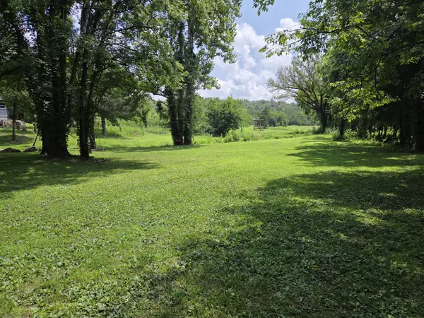 35 Reba Ln, Fayetteville, TN 37334