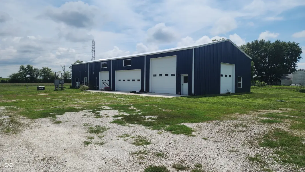 7796 N Meridian RD, Perrysville, IN 47974