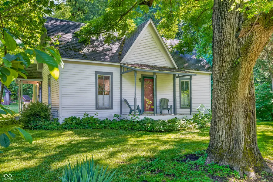 1021 Combs RD, Nashville, IN 47448