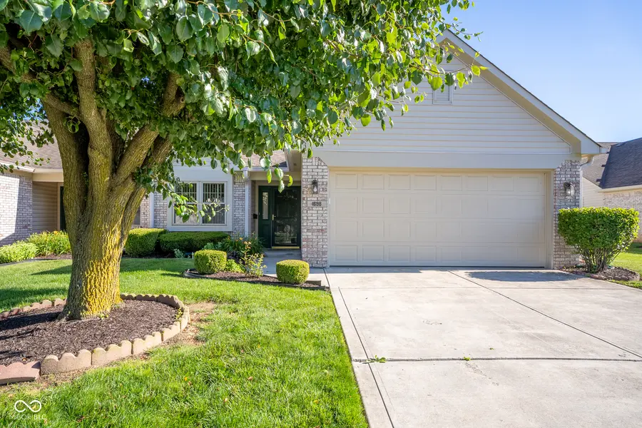 1698 Fairfield CIR, Greenfield, IN 46140