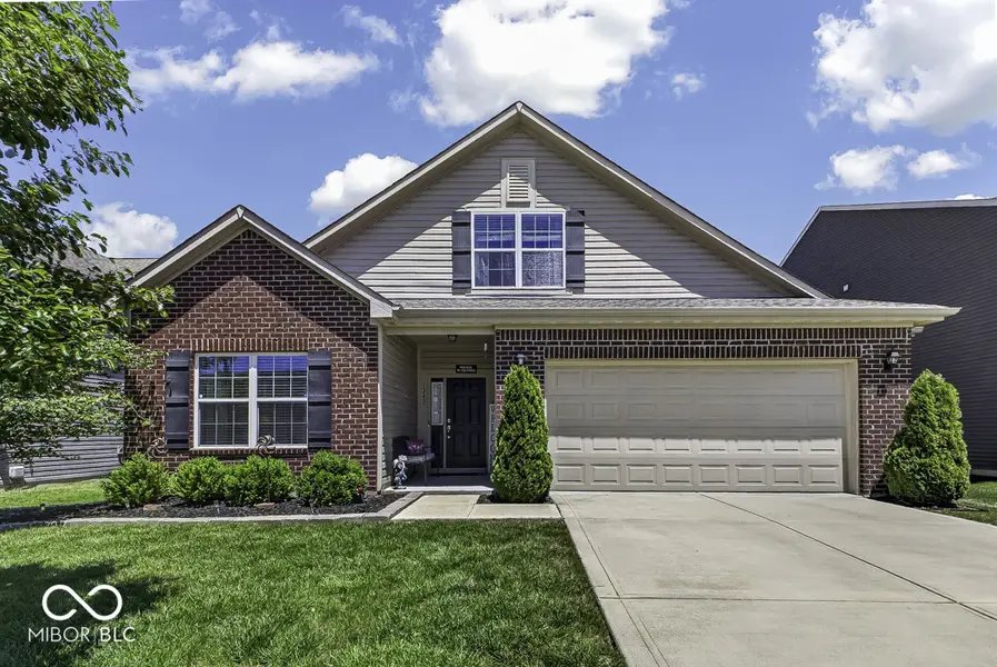 1242 Northcraft CT, Franklin, IN 46131
