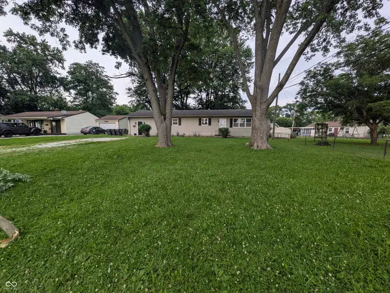 7 N Middle ST, Greenwood, IN 46143