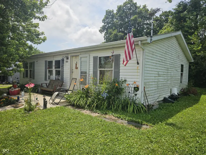 7903 Church, Coatesville, IN 46121