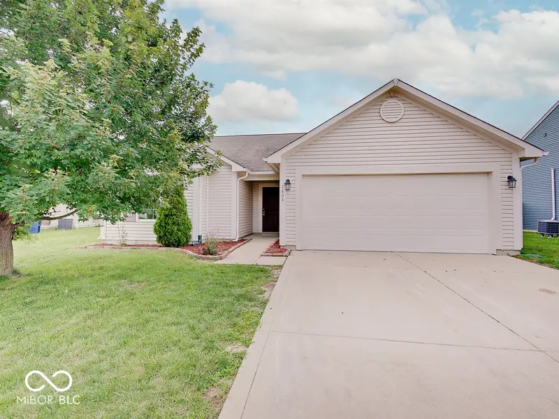 1404 Graybark ST, Sheridan, IN 46069