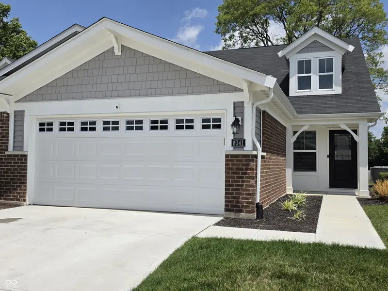 6041 Bluecrest DR, Indianapolis, IN 46234