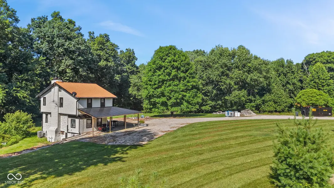 8666 Bear Creek RD, Morgantown, IN 46160