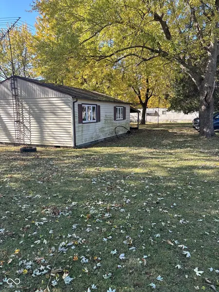 2527 N E ST, Elwood, IN 46036