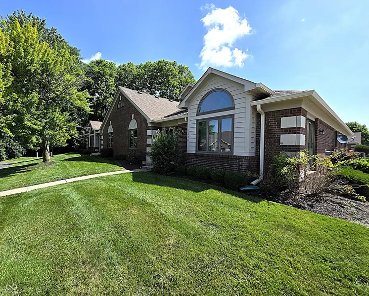1638 Library BLVD, Greenwood, IN 46142