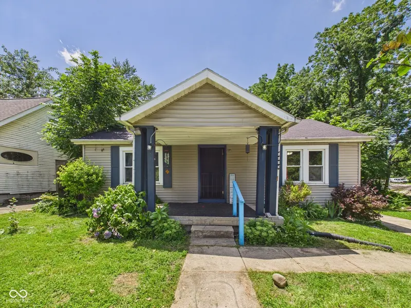 9 Dixie DR, Anderson, IN 46016