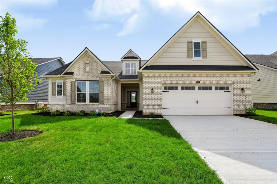 6811 Thresher PASS, Mccordsville, IN 46055
