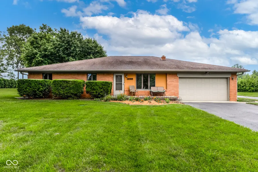 1437 Demaree RD, Greenwood, IN 46143