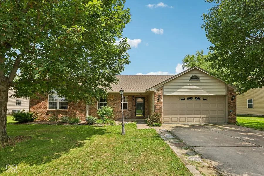 1719 Acorn RD, Franklin, IN 46131