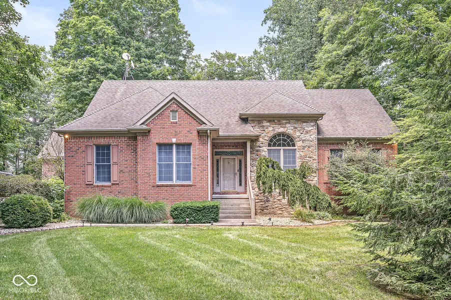1332 S Oak Ridge LN, Crawfordsville, IN 47933