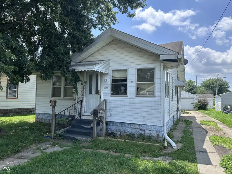 619 E 27th ST, Anderson, IN 46016