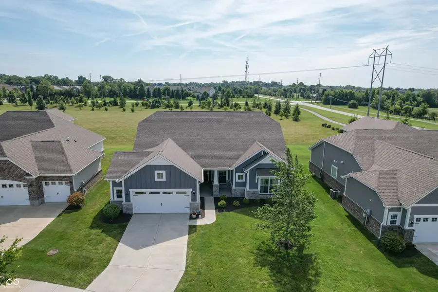 10421 Oxer DR, Fishers, IN 46040