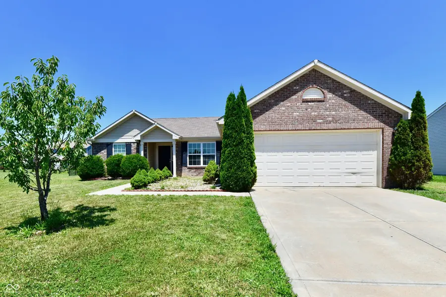 894 Rosewood DR, Greenwood, IN 46143