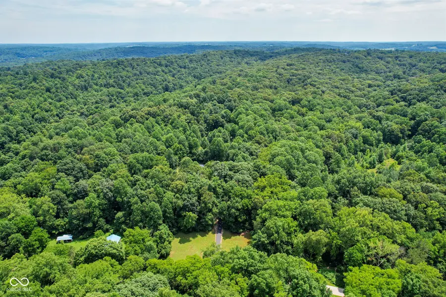 5538 E Washboard RD, Bloomfield, IN 47424